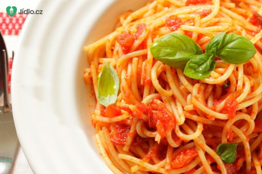 Špagety s omáčkou z čerstvých rajčat