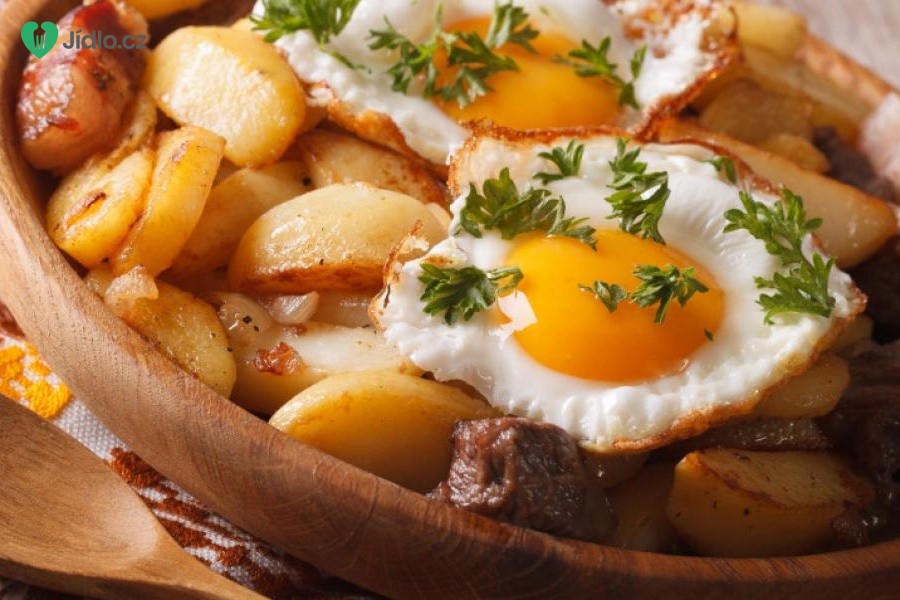 Opečené brambory se sázenými vejci