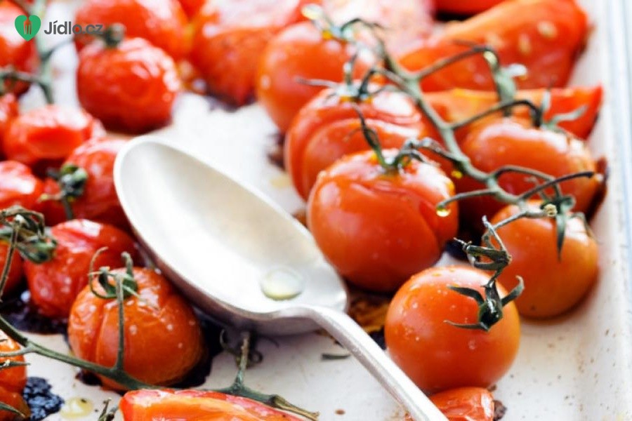 Pečená keříková rajčata s ančovičkami