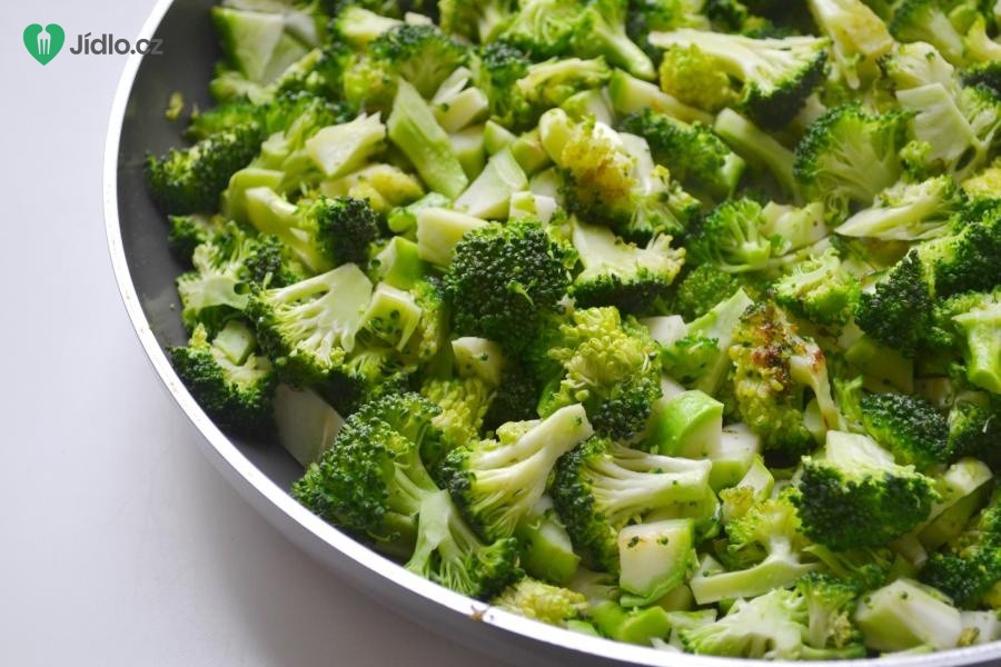 Pikantní příloha z brokolice