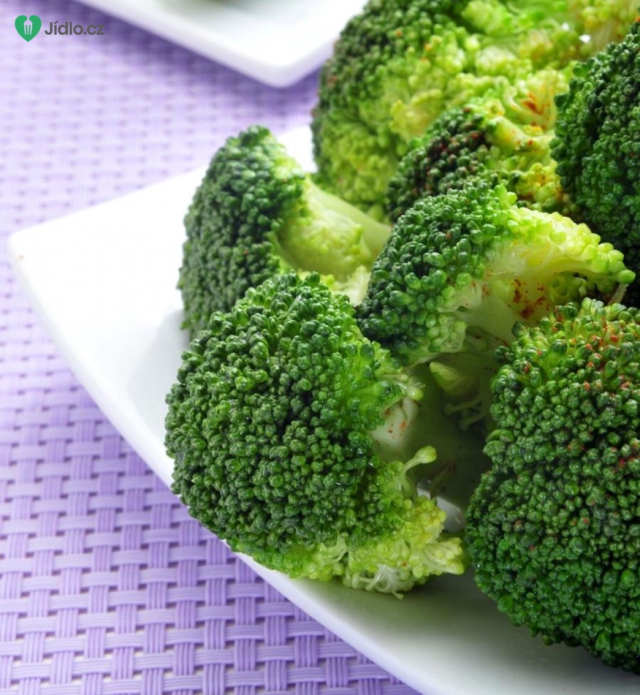 Vařená brokolice s oříškovým máslem