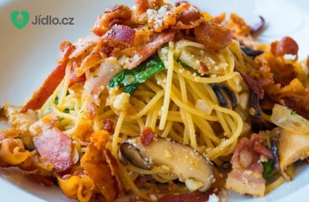 Špagety s houbami a slaninou recept