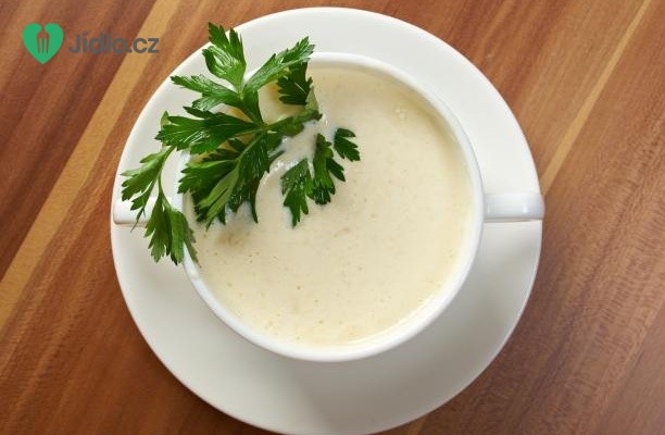 Bílá květáková polévka recept