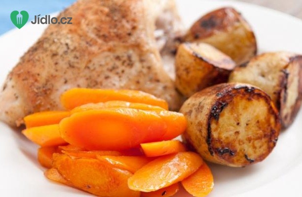 Kuřecí prsa s brambory a mrkví recept