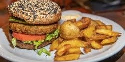 Jak zdravé jsou burgery z alternativního masa?