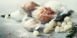 Sůl nad zlato: Proč se bez soli v kuchyni neobejdete a kolik existuje druhů?